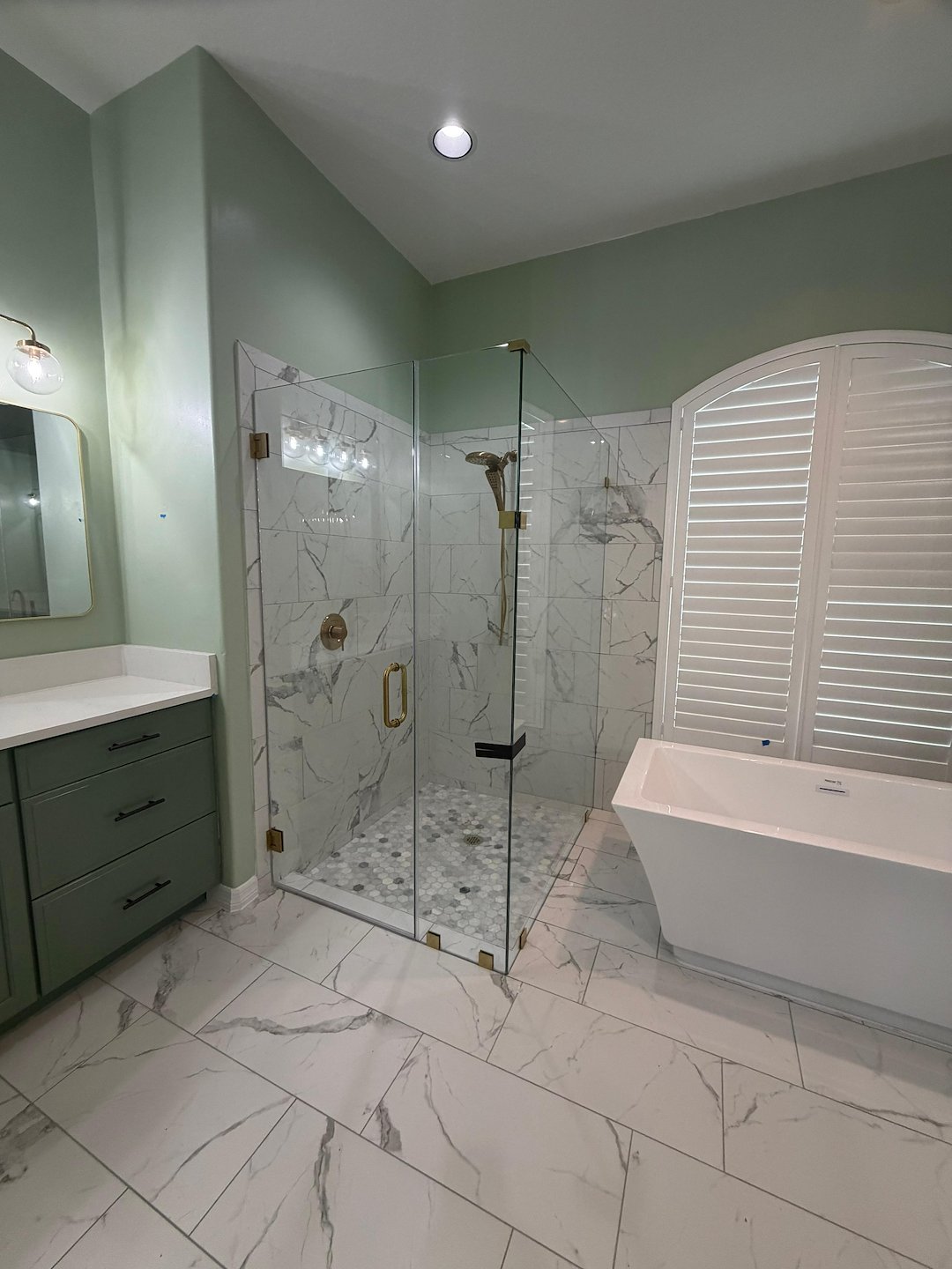Full Bathroom remodel project (tampa) Thumbnail